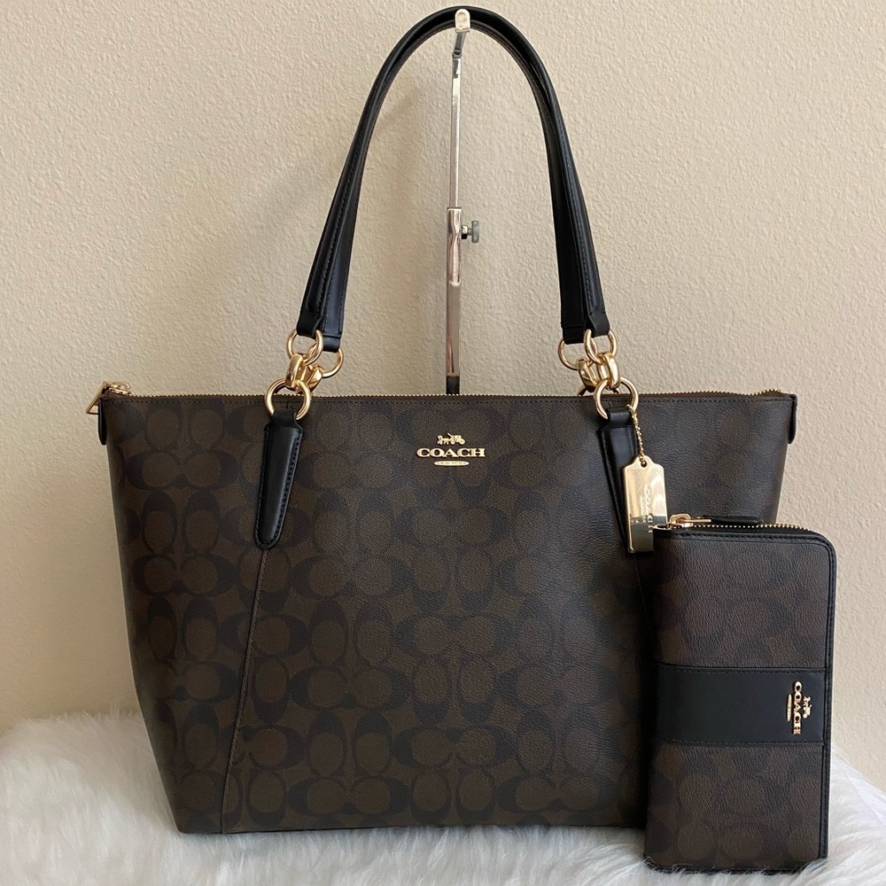 Coach purse and wallet set